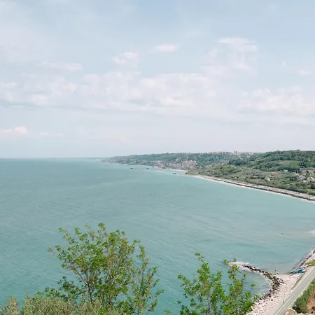 Casaceciliamare オルトーナ