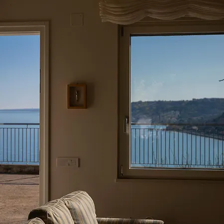 Casaceciliamare オルトーナ